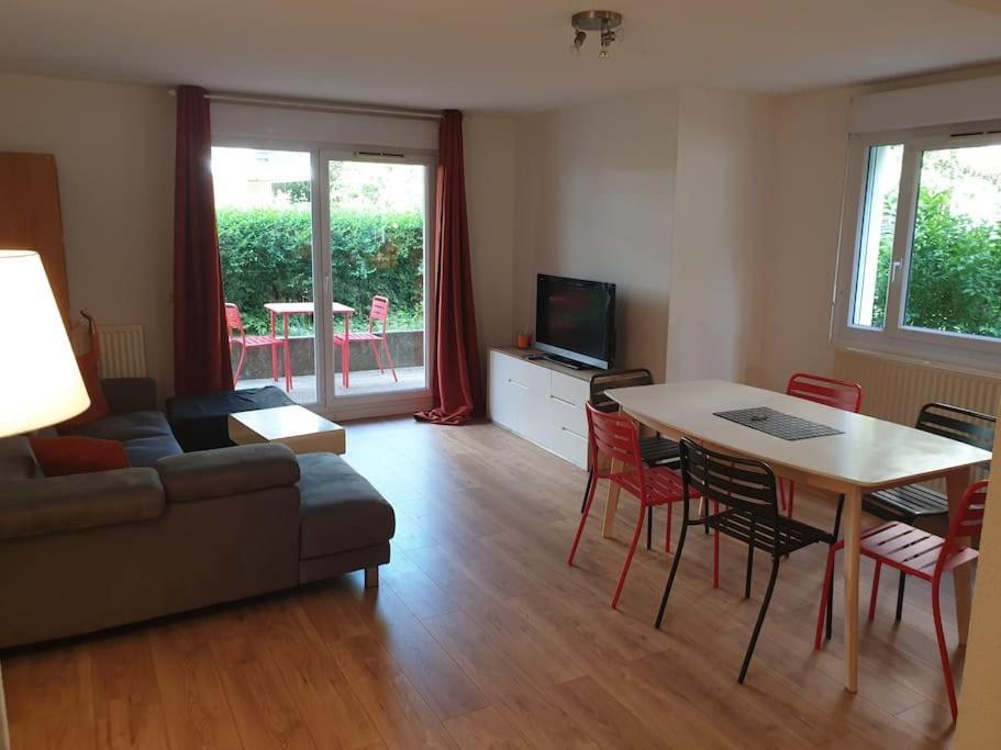 Appartamento 62 M2 Rez De Jardin, Terrasse , 6 Lits Et Parking Annecy Esterno foto